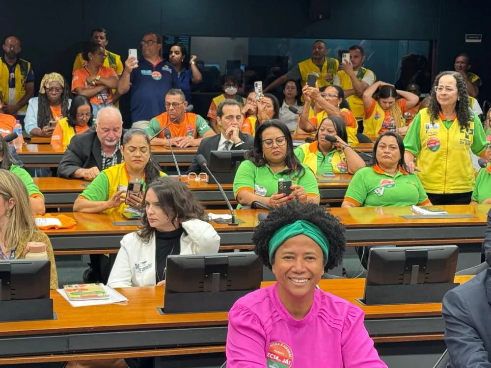 Sílvia Cristina manifesta apoio à PEC 14, que valoriza agentes comunitários de saúde e de combate às endemias