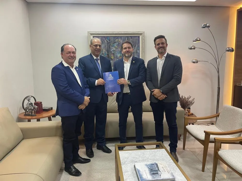 Deputado Pedro Fernandes participa da entrega de relatório da CPI das Reservas ao Tribunal de Justiça