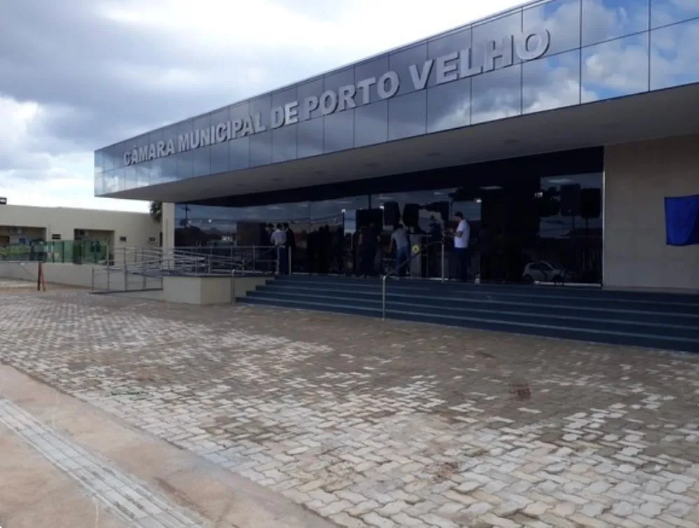 Câmara de Porto Velho: quando a hipocrisia fede mais que o lixo acumulado