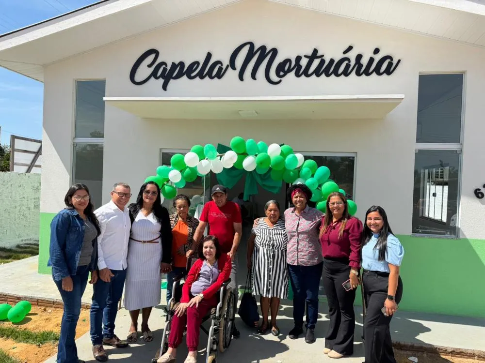 Deputada Sílvia Cristina faz a entrega da Capela Mortuária em Pimenteiras do Oeste