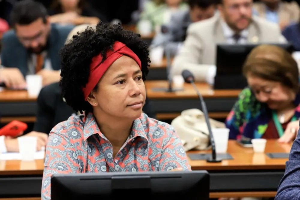 Aprovado PL da deputada Sílvia Cristina que libera capital estrangeiro em políticas públicas de prevenção ao câncer 