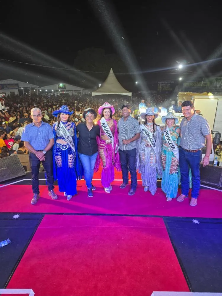 Deputada Sílvia Cristina participa mais um ano da Festa do Leite, no distrito de Palmeiras, em Nova Mamoré