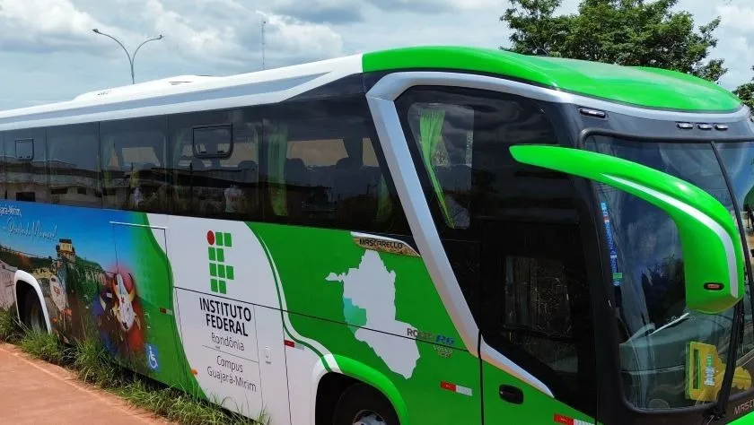 Pedro Fernandes garante transporte escolar para alunos do Ifro Ariquemes