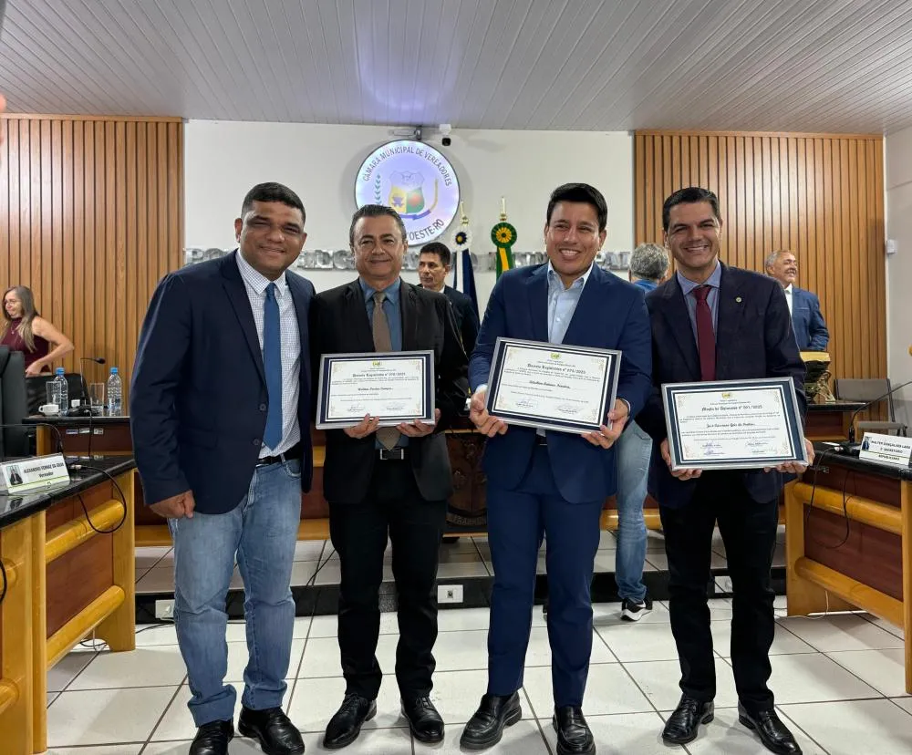 Deputado Cássio Gois e prefeitos são homenageados em sessão solene na Câmara de Espigão do Oeste