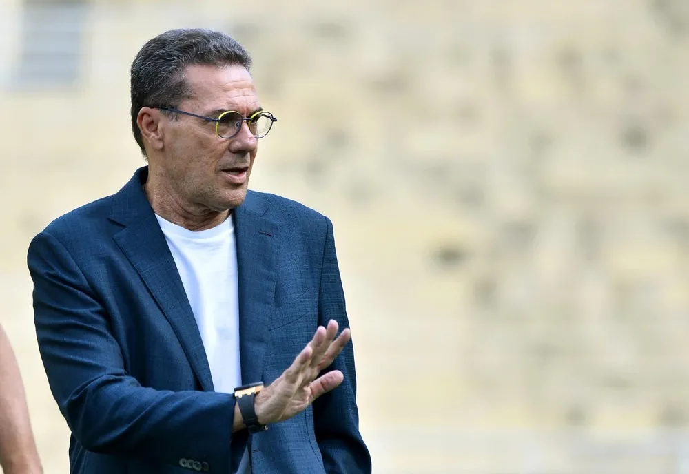Entrega de Uniformes para Jogos Intermunicipais com presença de Vanderlei Luxemburgo
