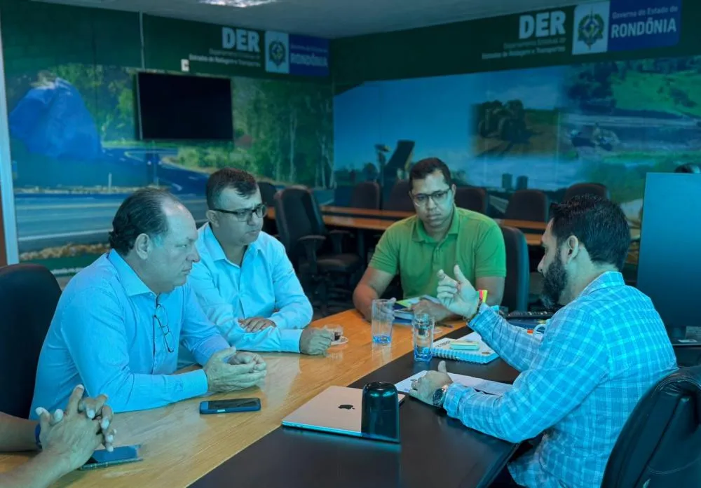 Deputado Pedro Fernandes busca junto ao DER recuperação da RO-459 em Rio Crespo