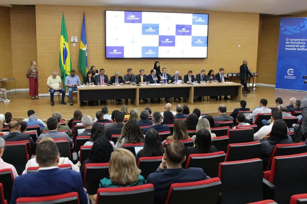 Deputado Pedro Fernandes preside Sessão Solene pelos 40 anos da OCB/RO e celebra o fortalecimento do cooperativismo em Rondônia