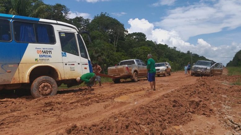 Motoristas isolados na BR- 319 ouvem o mesmo discurso de 4 anos atrás quando o Brasil teve novo presidente 