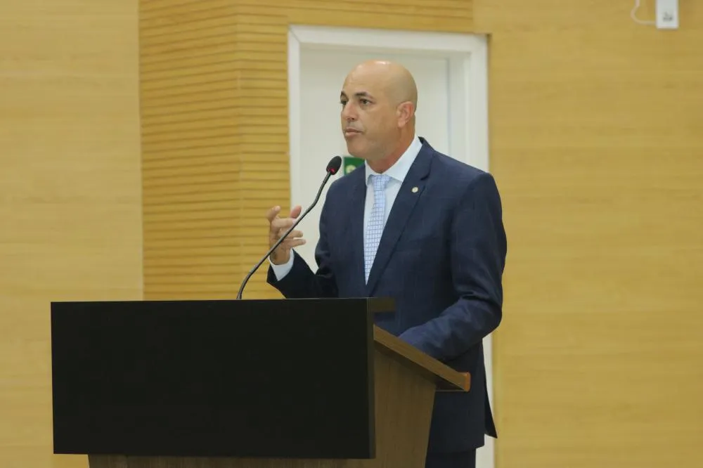 Proposta do deputado Ismael Crispin assegura certidões em braile e áudio para pessoas com deficiência visual
