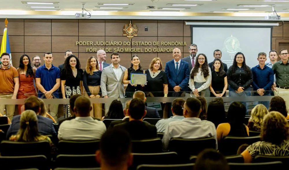 Deputado Ismael Crispin realiza sessão solene para homenagear juíza Sophia Veiga de Assunção e profissionais da segurança pública