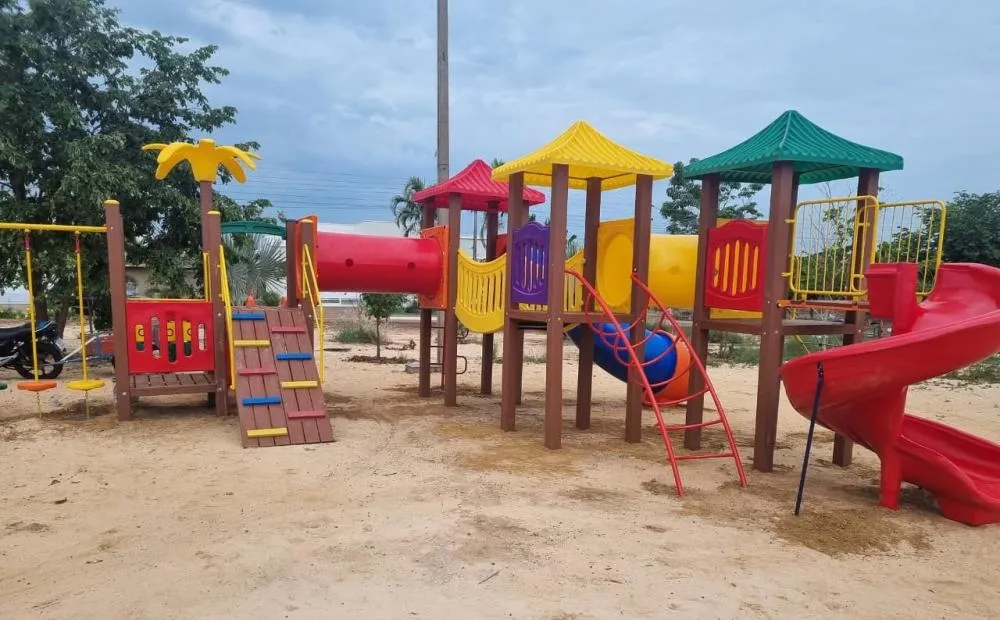 Deputado Pedro Fernandes destina recurso para instalação de playground no Bairro Jequitibá em Rolim de Moura