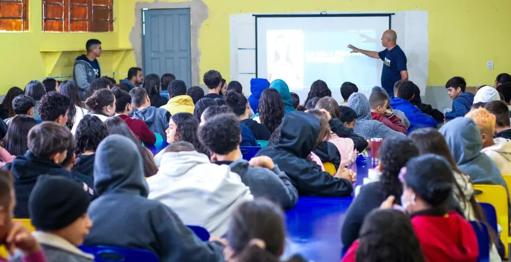 Ismael Crispin apresenta indicações para reestruturação de escolas estaduais em São Miguel do Guaporé