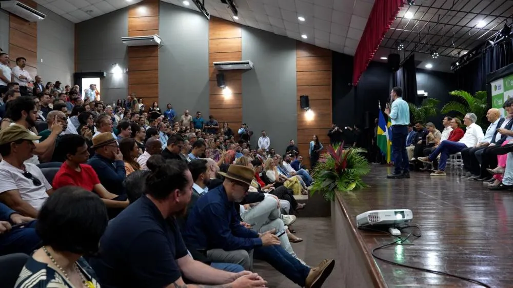 Prefeitura avança na saúde com assinatura da compra do Hospital Universitário Municipal 