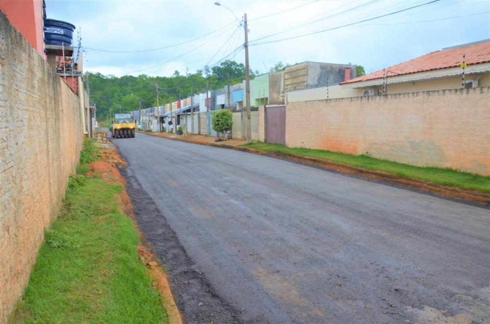 Pavimentação da rua Pássaro Preto, no Jardim Jorge Teixeira, é concluída