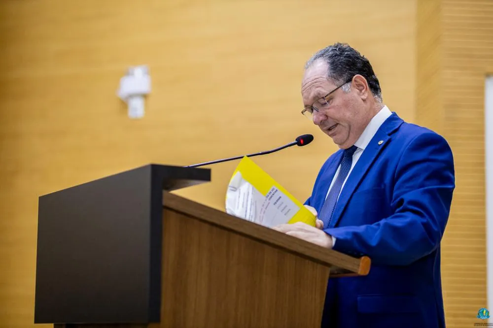 Pedro Fernandes celebra aprovação de lei que garante permanência de famílias no Soldado da Borracha