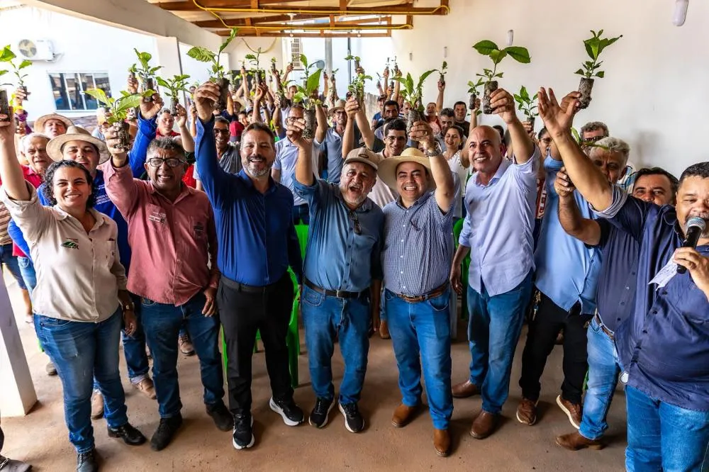 Ismael Crispin destina 160 mil mudas de café para produtores de São Francisco do Guaporé
