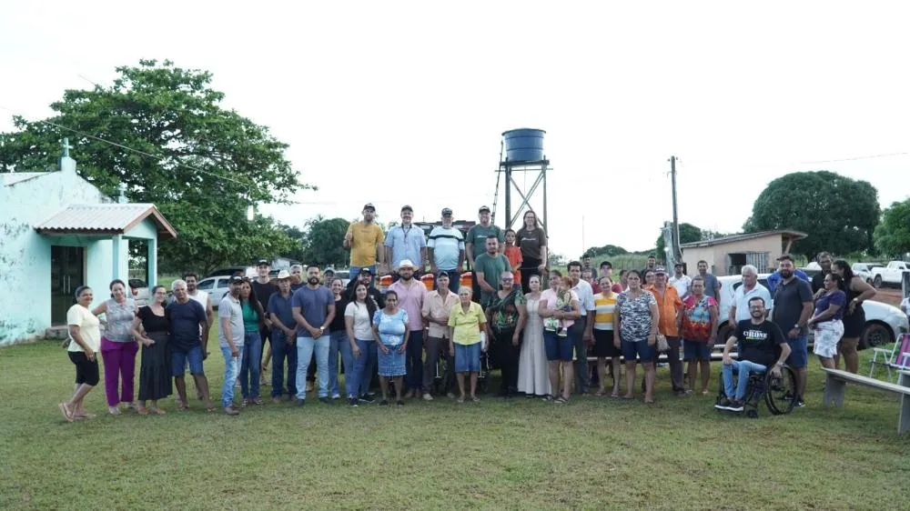 Associações de Alvorada recebem plantadeira e pulverizador com apoio de Cirone Deiró