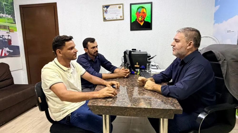 Moradores do Cidade Jardim cobram CEP, água, asfalto e iluminação em reunião com vereador Everaldo Fogaça 