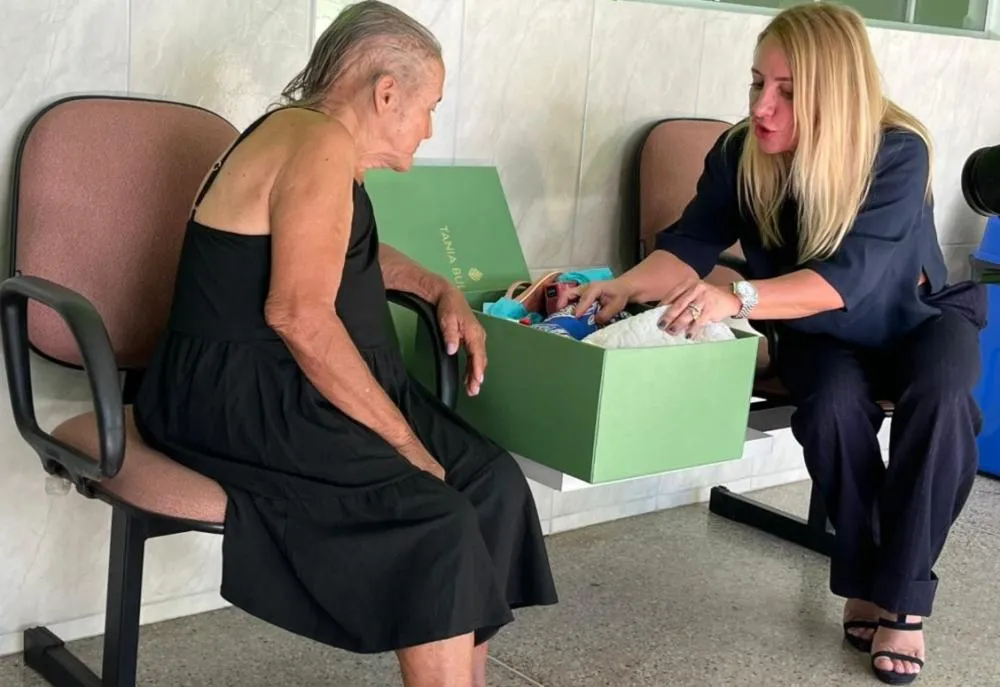 Ieda Chaves acompanha resgate de idosa em situação de vulnerabilidade em Porto Velho