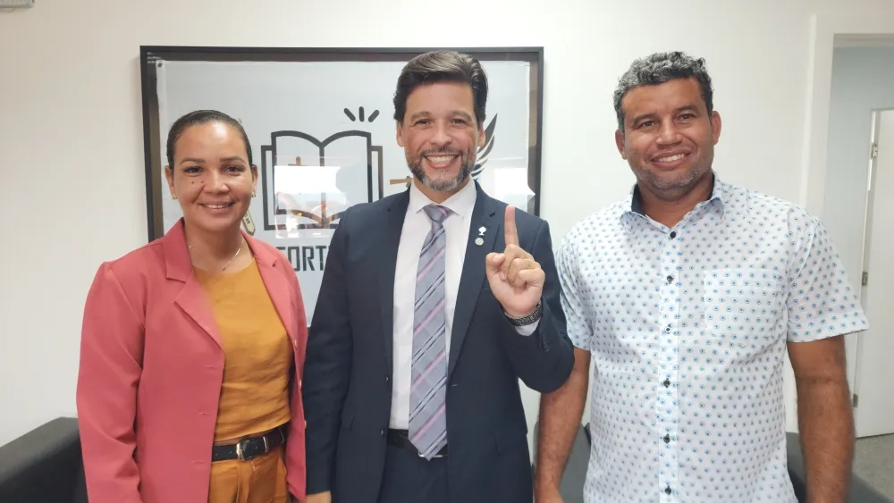 Delegado Camargo recebe vereadora Peu do Carmo para tratar de investimentos em Rio Crespo