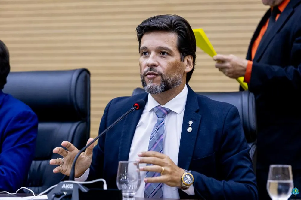 Delegado Rodrigo Camargo denuncia falta de planejamento e possível uso político de recursos do DER
