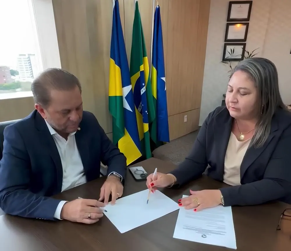 Apoio de Cirone Deiró contribui com desenvolvimento de Chupinguaia