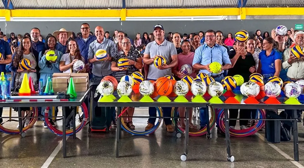 Ismael Crispin viabiliza materiais esportivos e reforça investimentos na educação de Nova Brasilândia