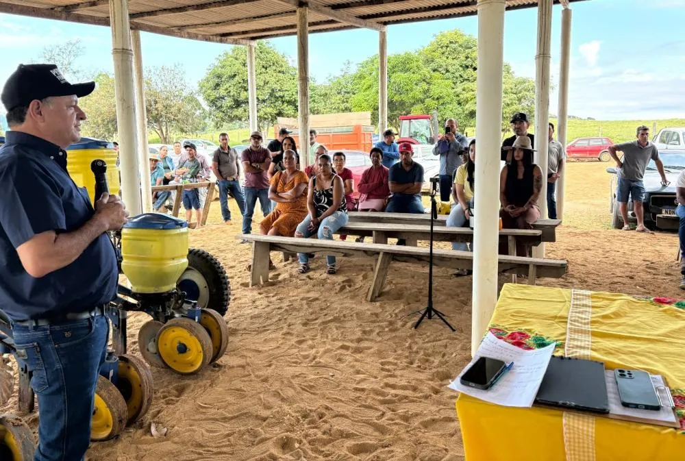 Associação Sol Nascente de Campo Novo recebe implementos agrícolas com recurso do deputado Pedro Fernandes