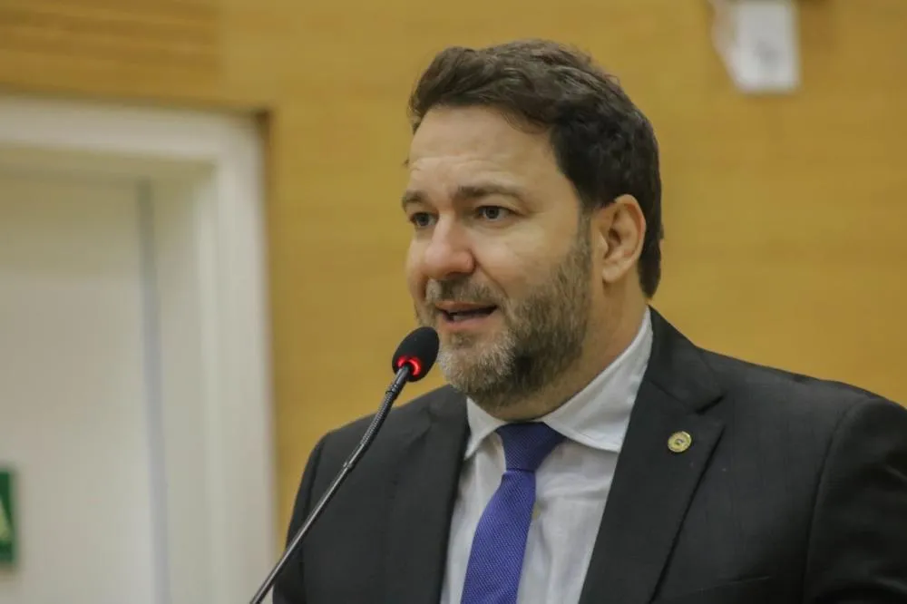 Deputado Alex Redano solicita reforma da recepção do Hospital Municipal de Alvorada d’Oeste