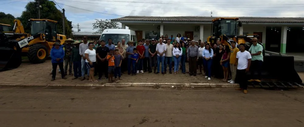 Ismael Crispin participa da entrega de investimentos que fortalecem a saúde e a infraestrutura de Pimenteiras do Oeste