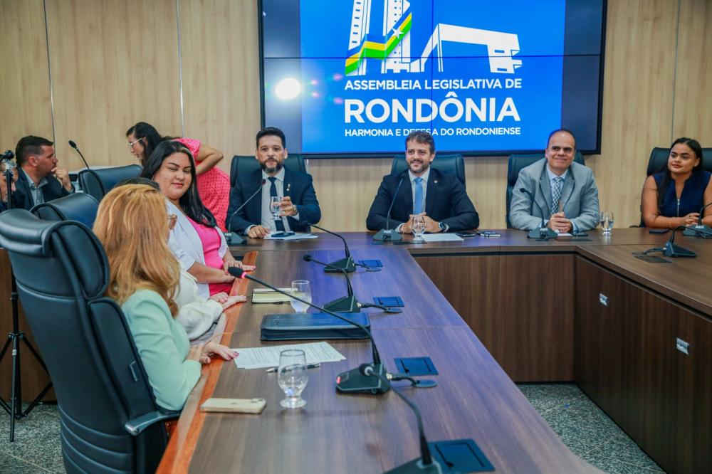 Deputado denuncia que Governo de Rondônia estaria cobrando imposto ilegal na conta de luz
