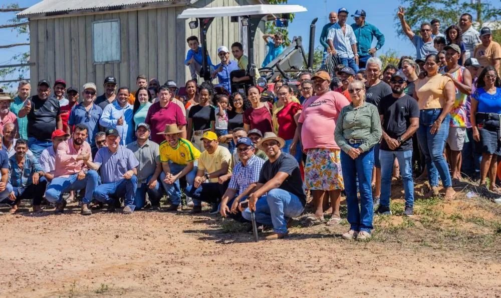 Associação ASPROTERRA recebe trator e implementos agrícolas com recurso destinado pelo deputado Pedro Fernandes