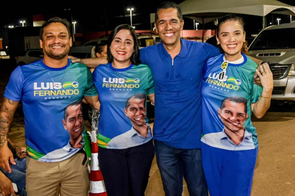 Luis Fernando dá início à caminhada eleitoral ao senado com mega adesivaço em Porto Velho.