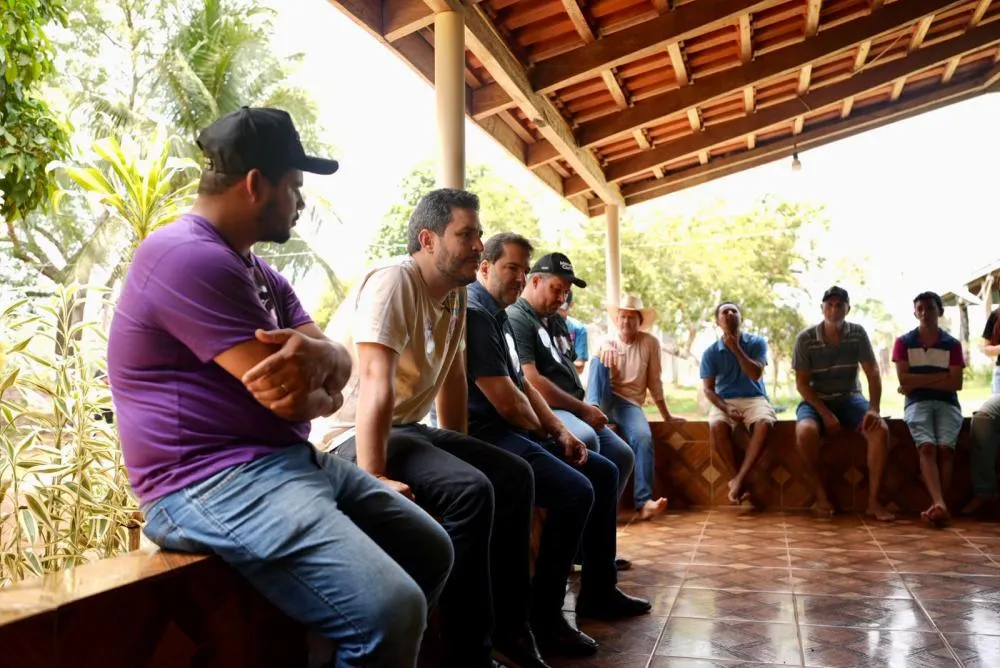 Em Buritis, Maurício Carvalho ouve produtores e recebe reconhecimento pelo trabalho no campo