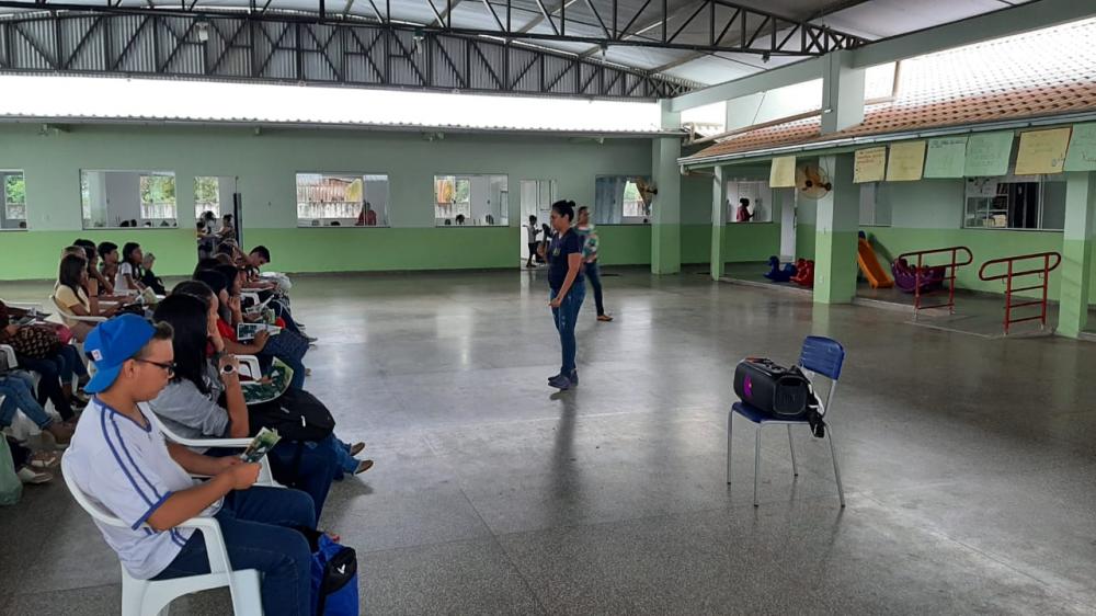 Alunos recebem orientações sobre a coleta seletiva em Boa Vista do Pacarana