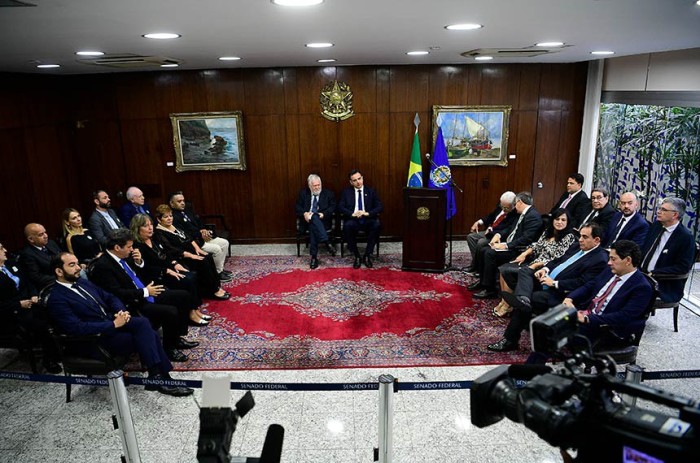 Pacheco empossa integrantes do Conselho de Comunicação e grupo inicia trabalho