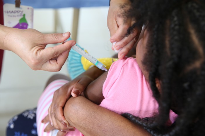 Campanha de vacinação contra gripe imunizou apenas 25% do público