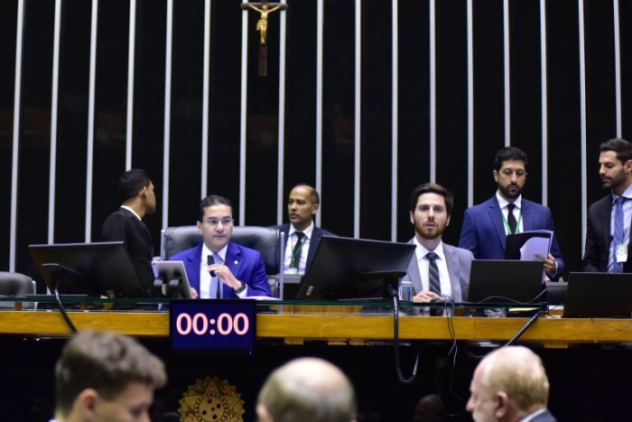 Câmara aprova projeto que cria o Dia Nacional em Memória das Vítimas de Covid-19