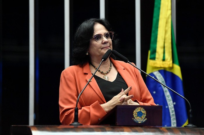 Damares defende aumento de pena para abuso sexual de crianças