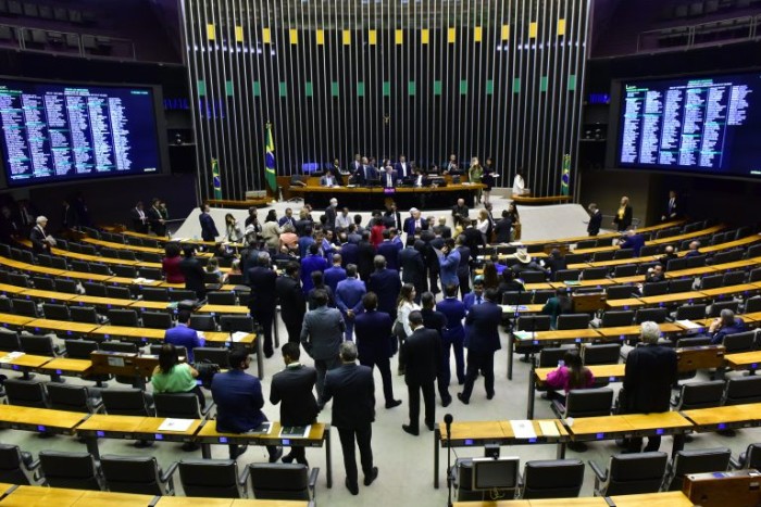 Câmara aprova projeto que prevê contratação preferencial dos Correios por órgãos públicos federais