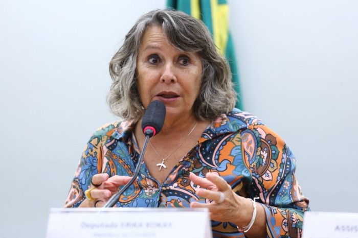 Comissão aprova abono de falta de empregado por quebra de prótese ortopédica