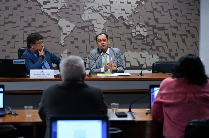 Documentários e telejornais devem ser legendados, aprova CCT