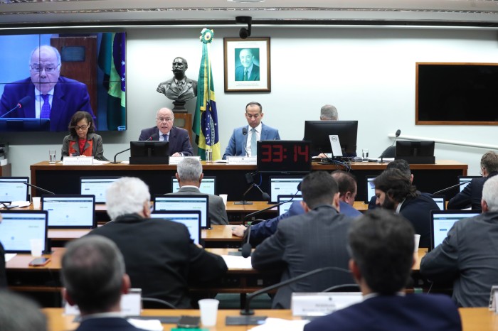 Deputados pedem a ministro providências contra ataques racistas a Vini Jr. na Espanha