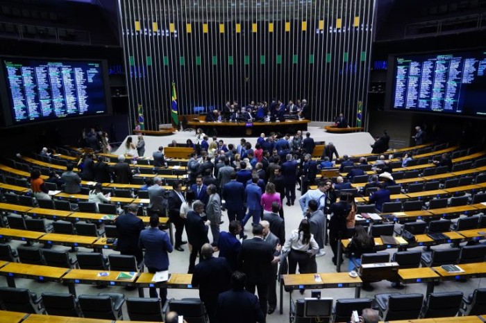 Projeto do arcabouço fiscal prevê medidas de contenção de despesas