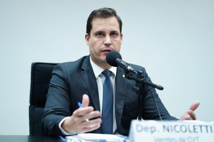 Comissão aprova gratuidade por 15 minutos em estacionamento rotativo pago nas vias públicas