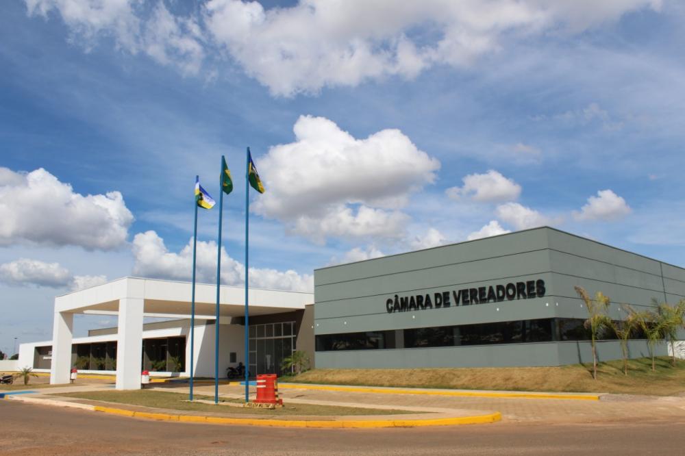 Advogado diz que prefeito pode ser obrigado a cancelar contrato e vereadores se calam sobre CPI