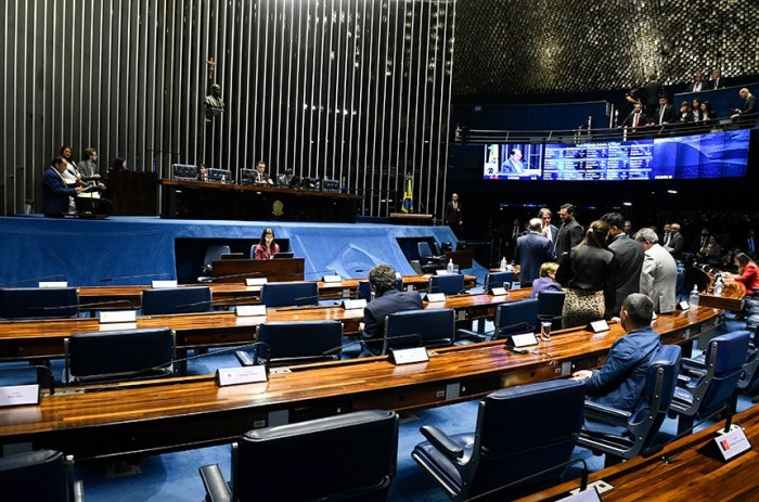 Vai a sanção projeto que facilita credenciamento no Pronater