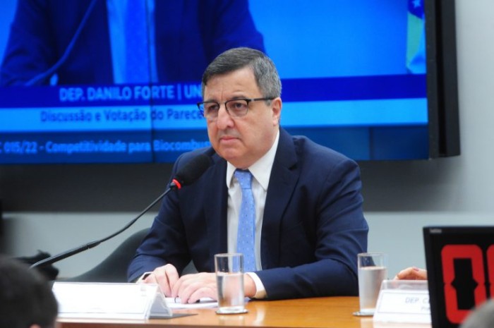 LDO depende de aprovação do arcabouço fiscal, diz relator