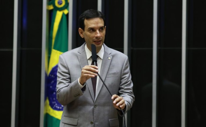 Comissão aprova projeto que classifica o portador da síndrome de Tourette como pessoa com deficiência