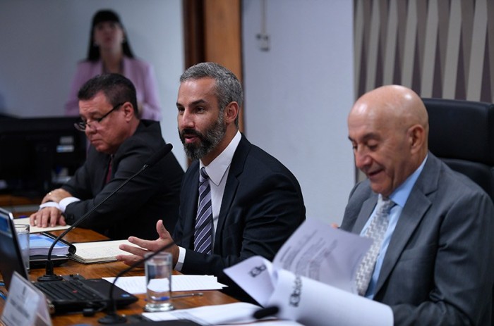 Aprovados pela CI, nomes indicados para diretoria do Dnit vão ao Plenário
